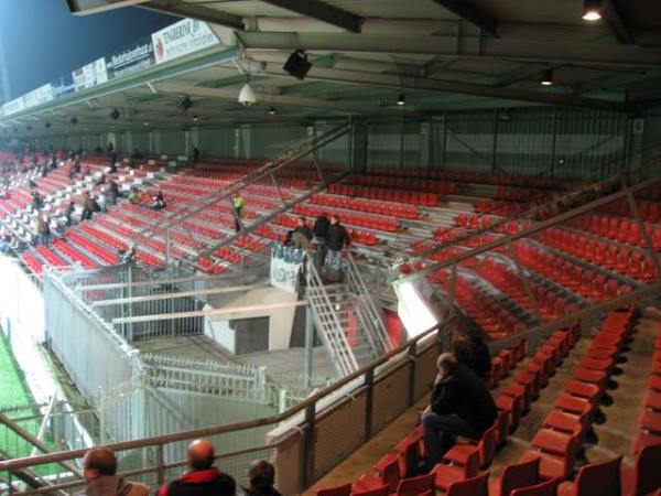 Asito Stadion - Almelo-Ossenkoppelerhoek
