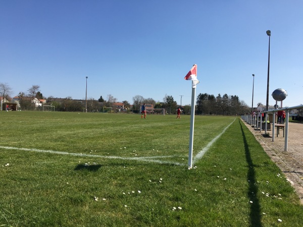 Sportplatz an der L352 - Wallerfangen-Gisingen