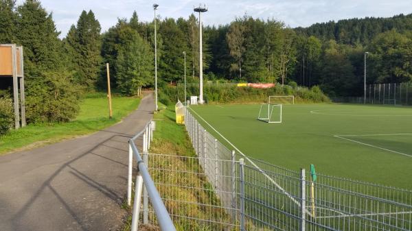 Sportplatz Am Sonnenberg - Gummersbach-Frömmersbach