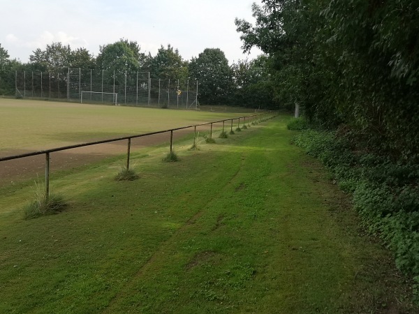 Theodor-Klein-Sportanlage Platz 3 - Neuss-Rosellen