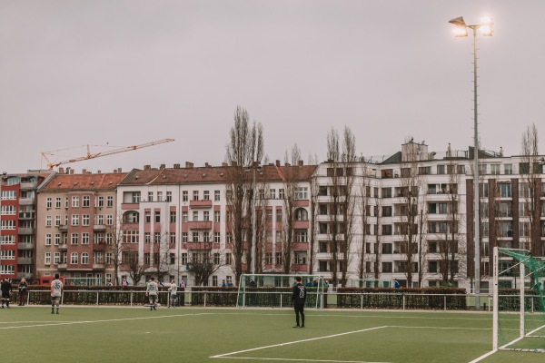 Friedrich-Ludwig-Jahn-Sportpark Platz 3 - Berlin-Prenzlauer Berg