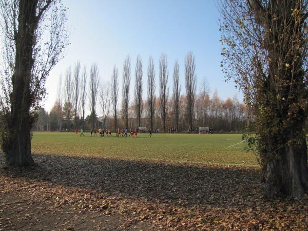 Walter-Heise-Sportplatz 2 - Leipzig-Holzhausen