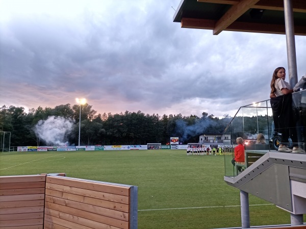 Sportplatz Oberbuch - Buch