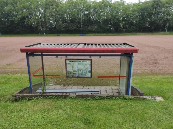 Volksparkstadion Nebenplatz 2 - Duisburg-Rheinhausen