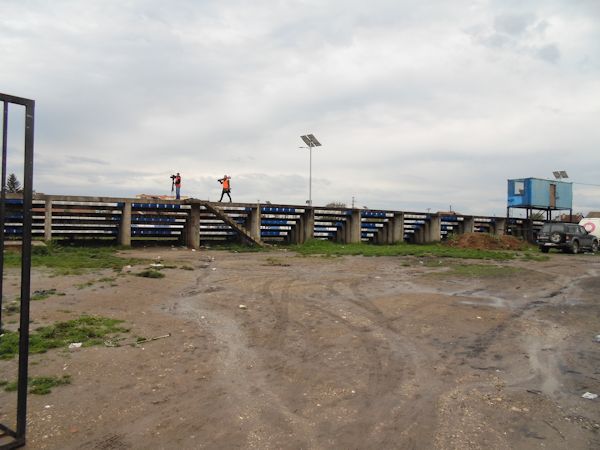 Stadiumi Ekrem Grajqevci - Fushë Kosova (Kosovo Polje)