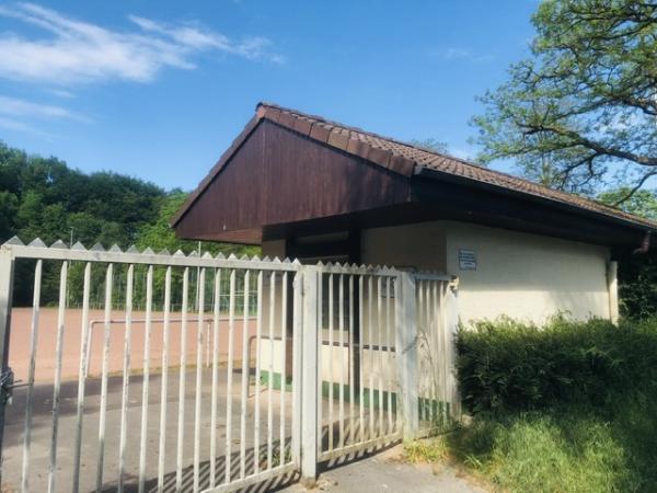 Sportplatz Im Orte - Detmold-Berlebeck