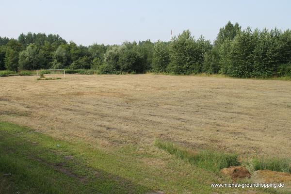 Stadion GKS Rozbark obok - Bytom
