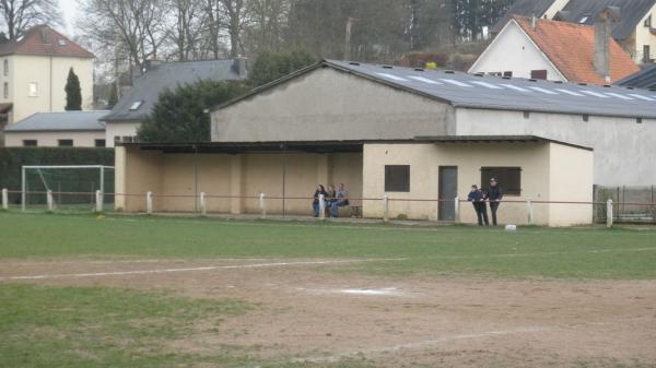 Stade rue de la Gare - Useldéng (Useldingen)