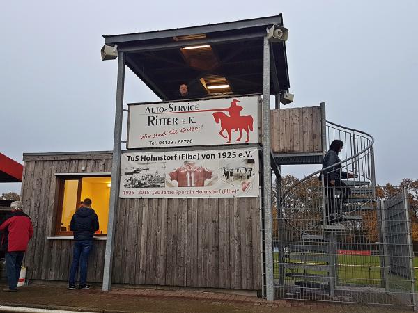 Heinrich-Meyer-Stadion im Sportzentrum Hohnstorf - Hohnstorf/Elbe