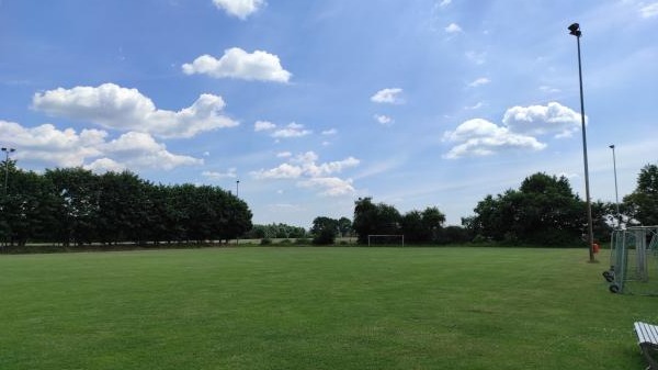 Sportanlage am Walde B-Platz - Isernhagen-Kirchhorst
