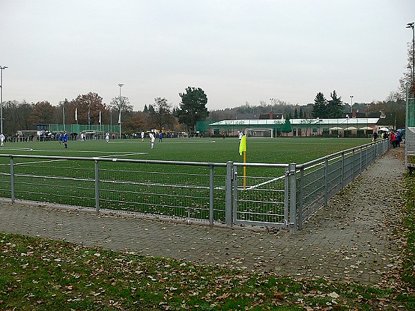 Sportanlage Schwanheimer Bahnstraße Platz 2 - Frankfurt/Main-Schwanheim