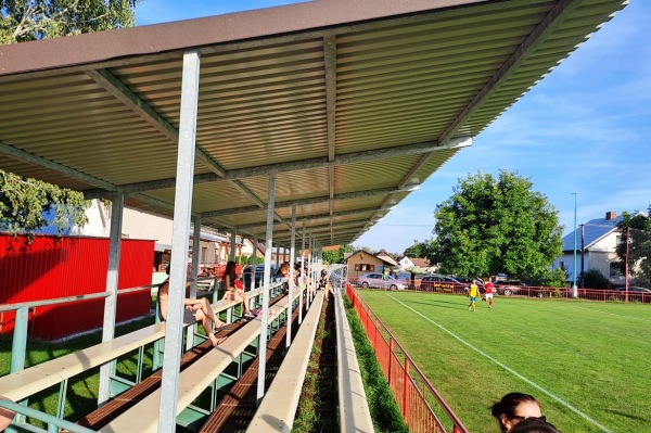 Fotbalové hřiště Újezd - Újezd u Přelouče
