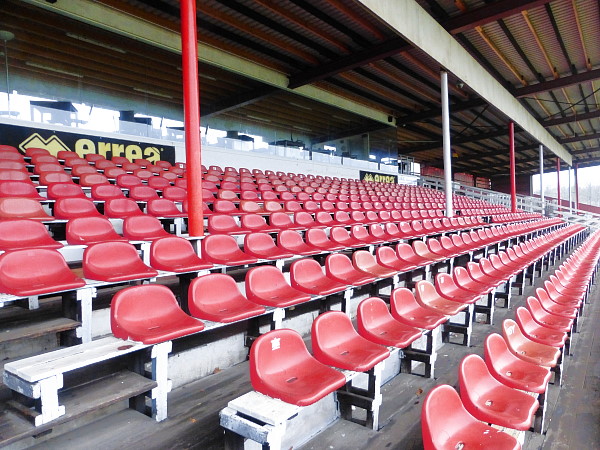 Oststadtstadion der Bezirkssportanlage Bothfeld - Hannover-Bothfeld