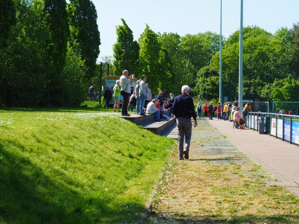 Bernd-Kurzrock-Sportanlage - Solingen-Wald