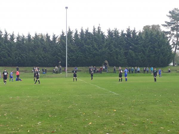 Armin-Bach-Sportplatz 2 - Groß Kreutz/Havel-Schenkenberg