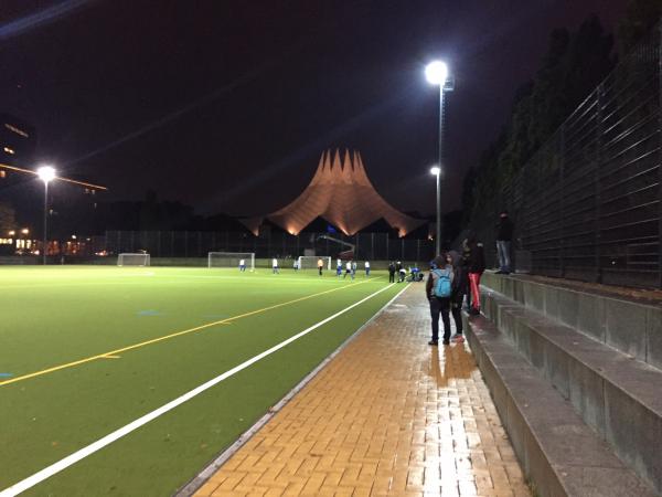 Lilli-Henoch-Sportplatz - Berlin-Kreuzberg