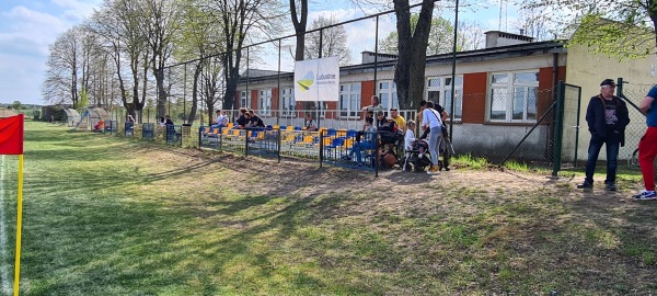 Boisko w Budachowie - Budachów-Kolonia