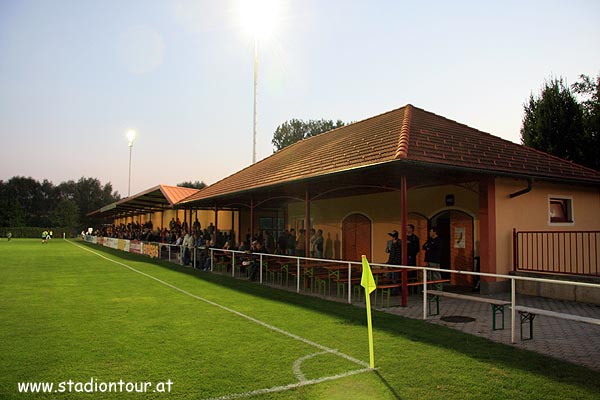 Alfred-Wiesinger-Sportplatz  - Hirm