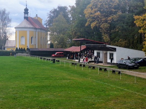 Fotbalové hřiště Sokola Tuhaň - Tuhaň