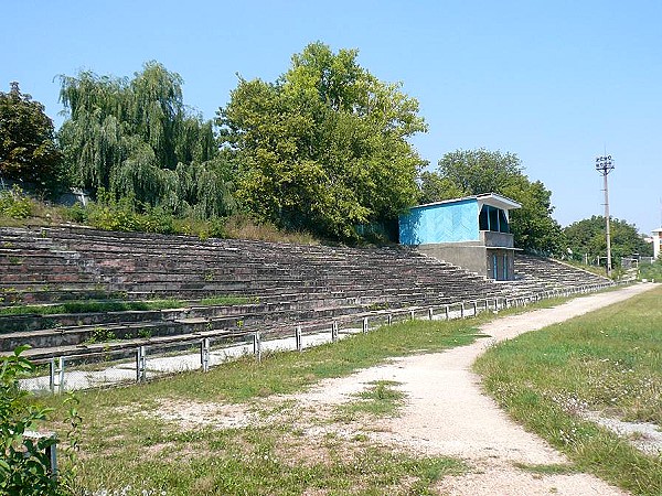 Stadionul Orășenesc - Fălești