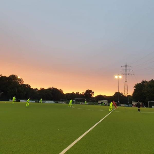 Bezirkssportanlage Gnadental Platz 2 - Neuss-Gnadental