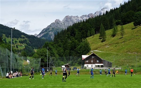 Sportplatz Dienten - Dienten