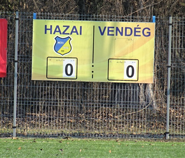 Pétfürdői Sportpálya Műfüves pálya - Pétfürdő