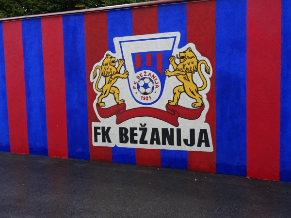 Stadion kraj Bežanijske crkve - Beograd