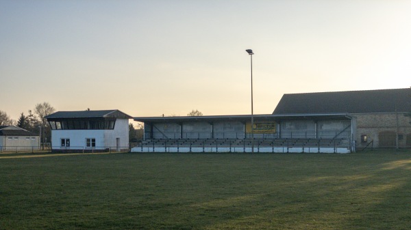 Friedrich-Ludwig-Jahn-Sportplatz 2 - Sukow