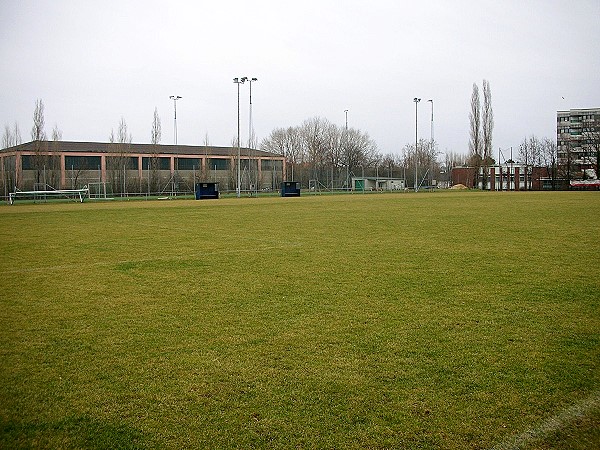 Sportplatz Red Star Auto - Wien