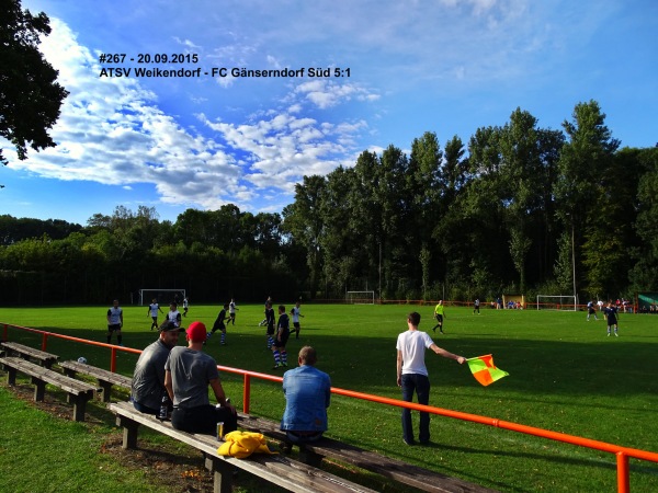 Sportplatz Weikendorf - Weikendorf