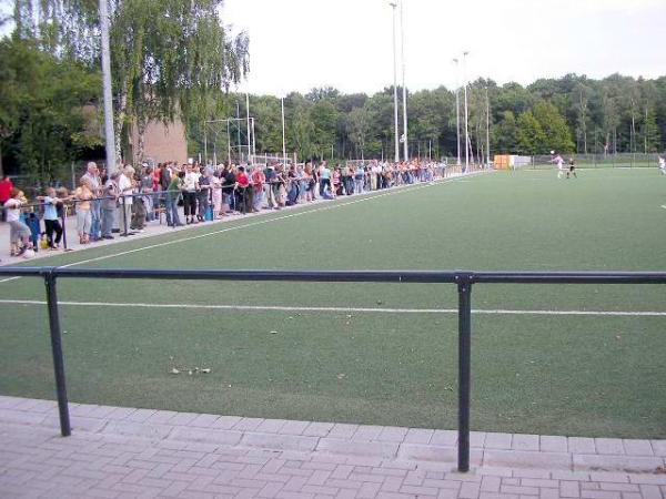 Bezirkssportanlage Vennhauser Allee Platz 2 - Düsseldorf-Eller