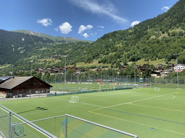 Stade Saint-Marc terrain synthétique - Le Châble