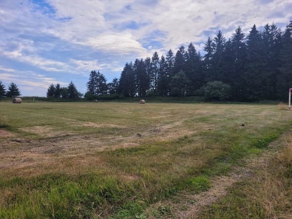 Sportplatz Bergwiesen - Großbreitenbach-Neustadt