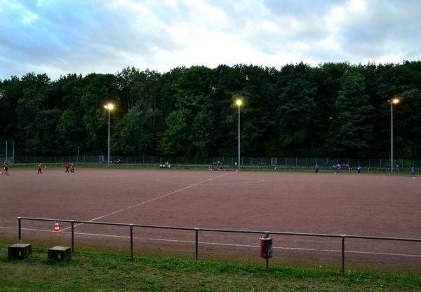 Sportplatz an der Autobahn - Köln-Rodenkirchen