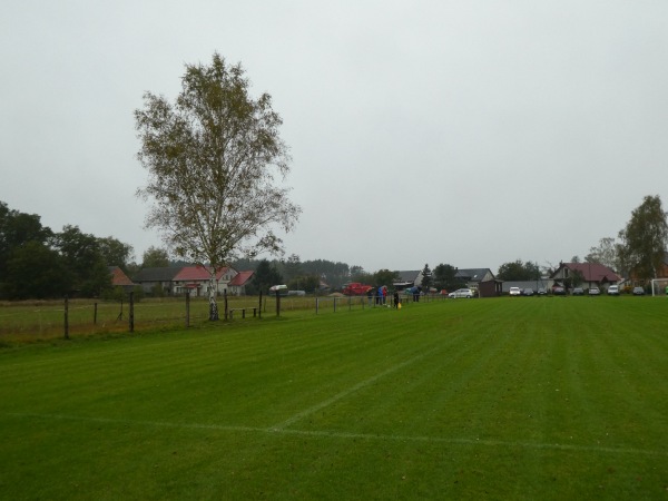 Boisko w Kaczenicach - Kaczenice