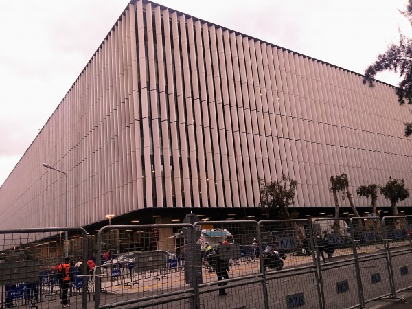Gürsel Aksel Stadyumu - İzmir