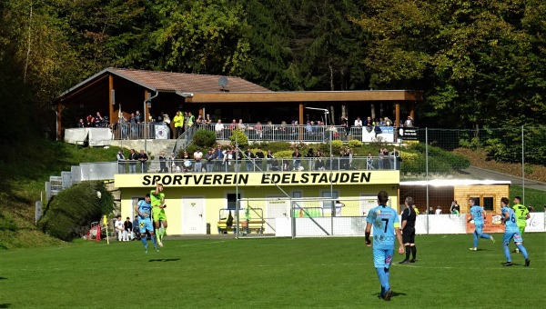 Josef Weixler Platz Edelstauden - Edelstauden