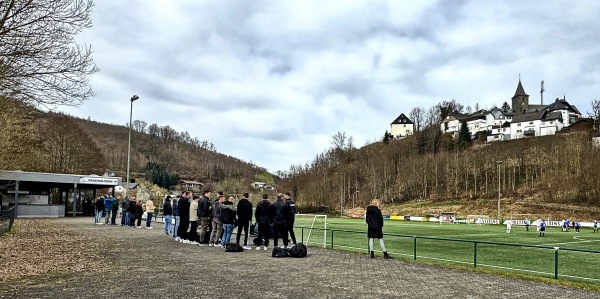 Wiesengrund-Stadion - Meschede-Grevenstein