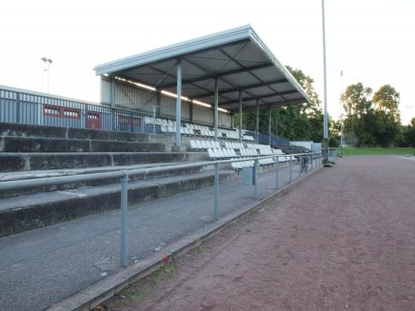 Manfred-Scheiff-Stadion der Bezirkssportanlage Am Krausen Bäumchen - Essen/Ruhr-Bergerhausen