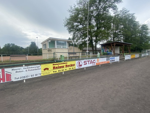 Städtischer Sportplatz Genthin - Genthin