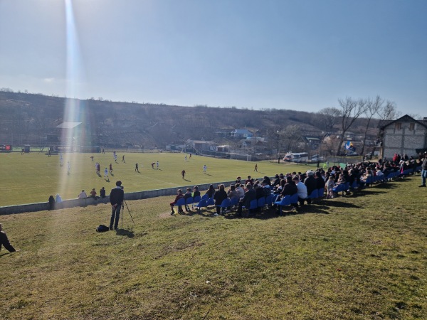 Stadionul Sătesc Sireți - Sireți