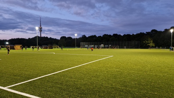 Sportanlage Schwere-Reiter-Straße Platz 3 - München-Neuhausen