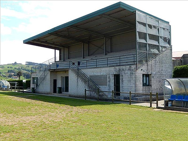 Estadio Santa María - Bárcena de Cicero, CB