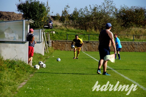 Fotbalové hřiště Kněževes - Kněževes u Rakovníka