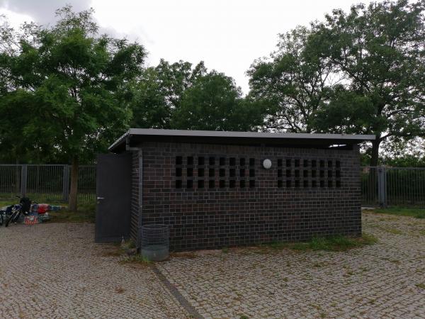 Sportplatz Lieselotte-Berger-Straße - Berlin-Rudow