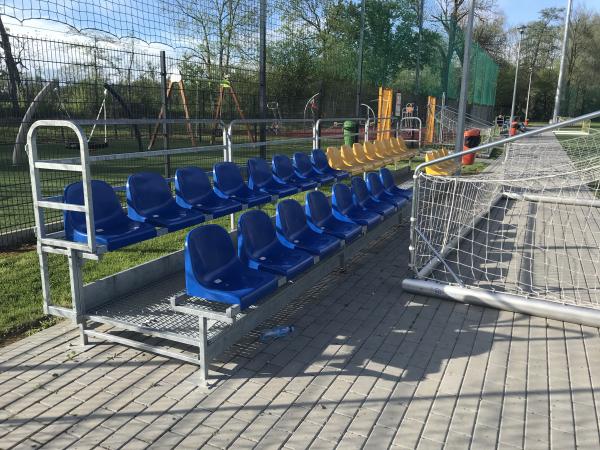 Stadion w Kobierzycach Boisko obok - Kobierzyce