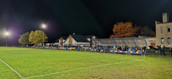 Boisko w Brzeźnicy - Brzeźnica