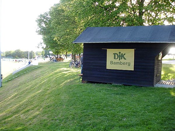 mittlerweile Kunstrasen