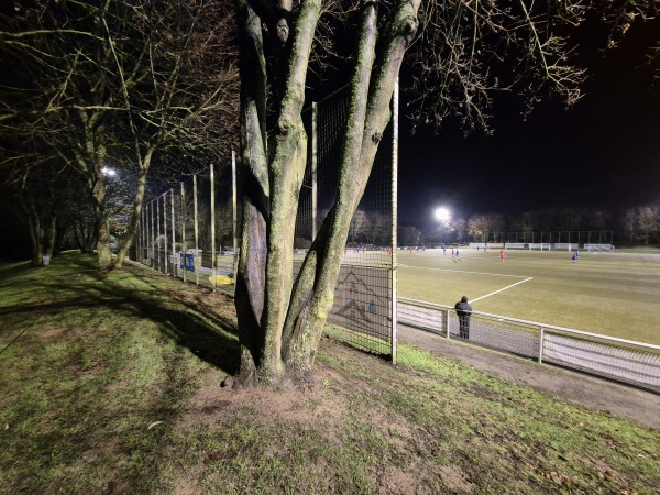 Bezirkssportanlage Krähenacker Platz 2 - Meerbusch-Osterath